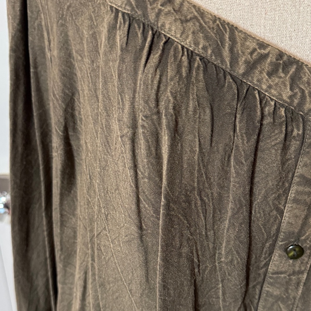 June & Vie Elegant Olive Green Button-Down Blouse - Picture 2 of 5
